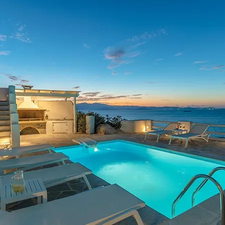 Apricot And Sea Luxury וילה