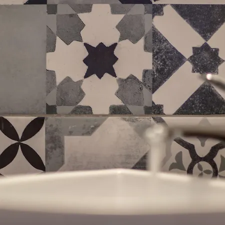 Apricot And Sea Luxury וילה מיקרי ויגלה