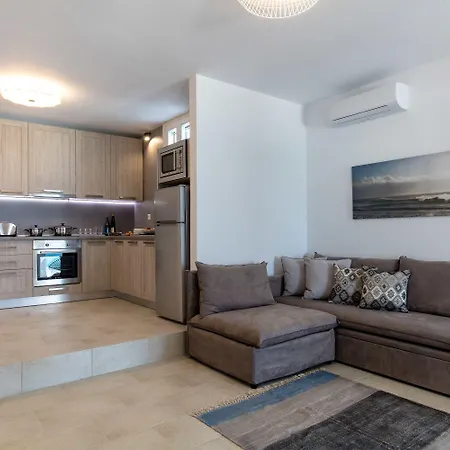 Apricot And Sea Luxury וילה