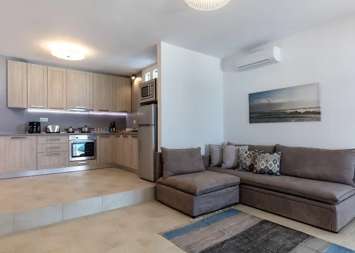 Apricot And Sea Luxury Вилла